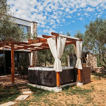 Tatil Evi Capesanta Atraktivna Kamena Kucica